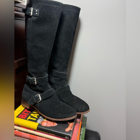 UGG Black Heeled Boots Sleek and Stylish - Picture 1 of 15